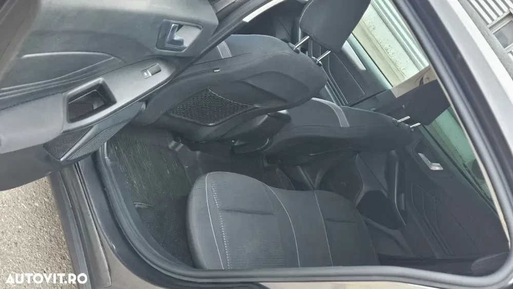 Ford Focus MK4 1.0 EcoBoost Trend Edition — imagine 3