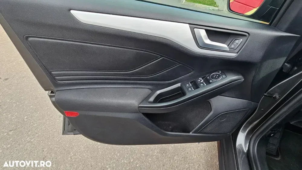 Ford Focus MK4 1.0 EcoBoost Trend Edition — imagine 6