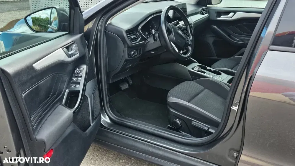 Ford Focus MK4 1.0 EcoBoost Trend Edition — imagine 2