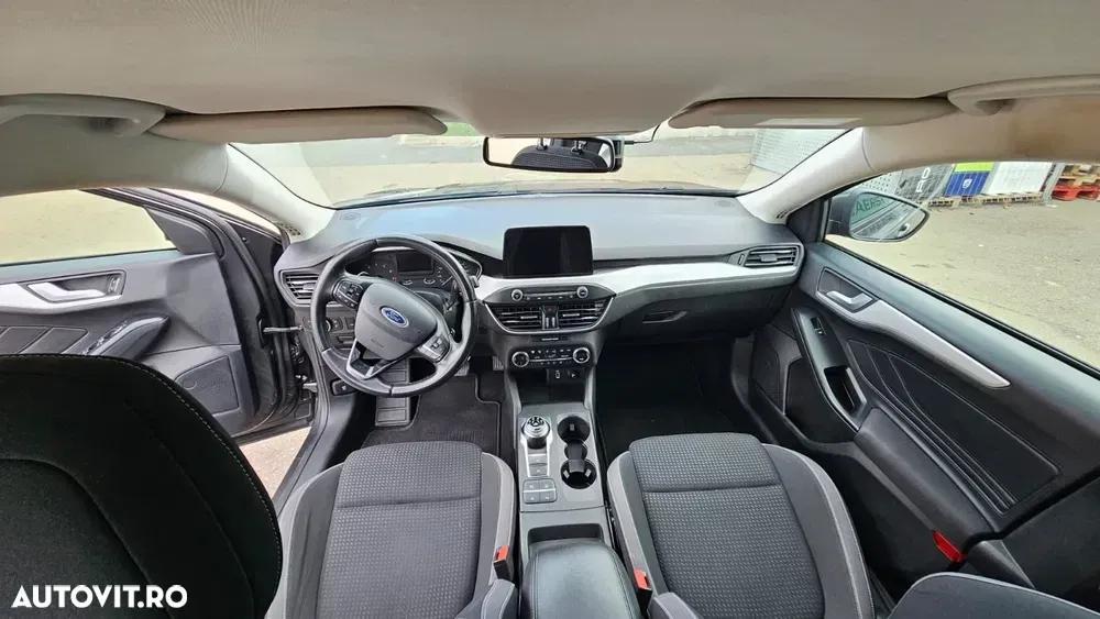 Ford Focus MK4 1.0 EcoBoost Trend Edition — imagine 4