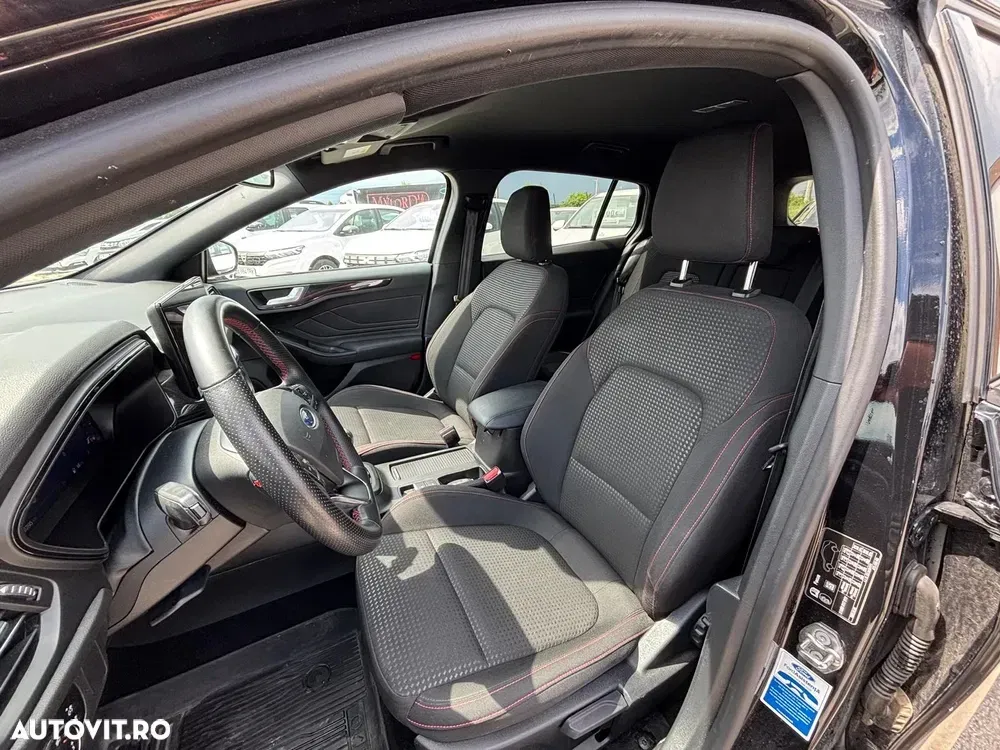Ford Focus 1.0 EcoBoost MHEV ST-Line — imagine 5