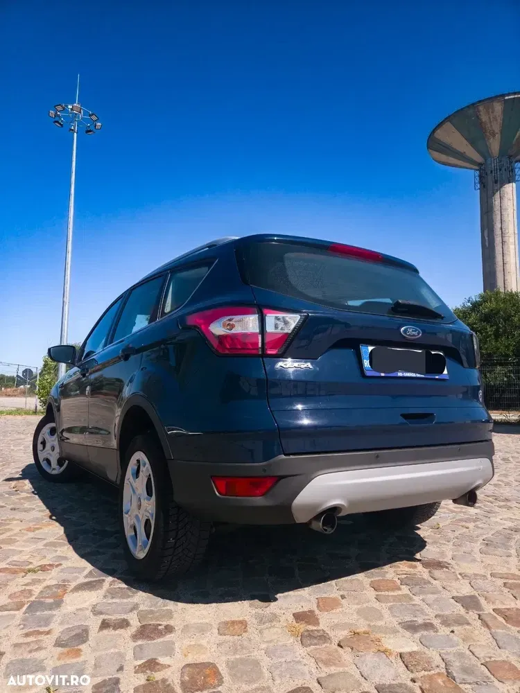 Ford Kuga II 1.5 TDCi 2x4 Business Edition — imagine 4