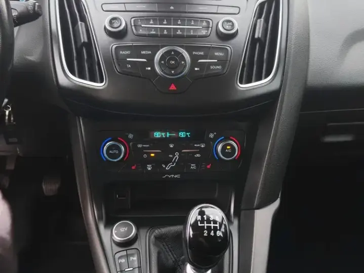Ford Focus MK3 1.5 EcoBlue Start-Stopp-System TITANIUM STYLE