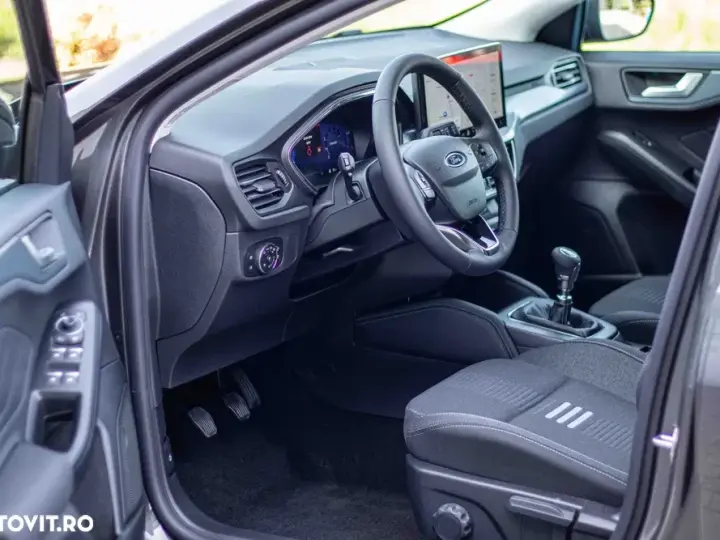 Ford Focus MK4 1.0 EcoBoost 6MT MHEV Active X