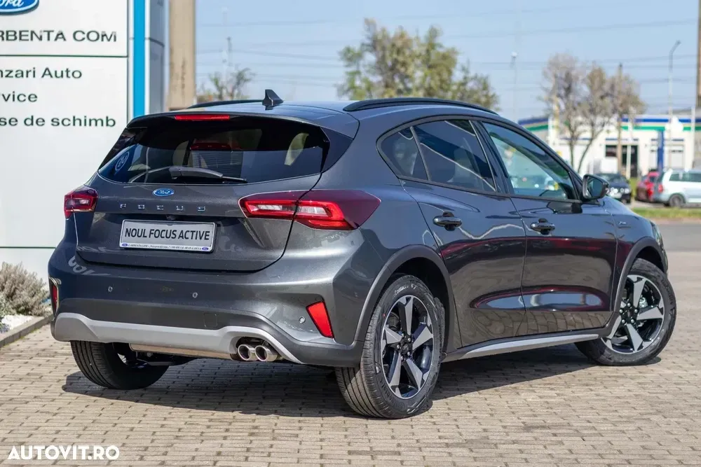 Ford Focus MK4 1.0 EcoBoost 6MT MHEV Active X — imagine 5