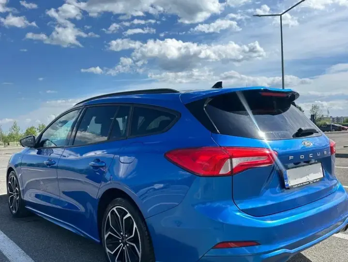 Ford Focus MK4 1.5 EcoBoost ST-Line