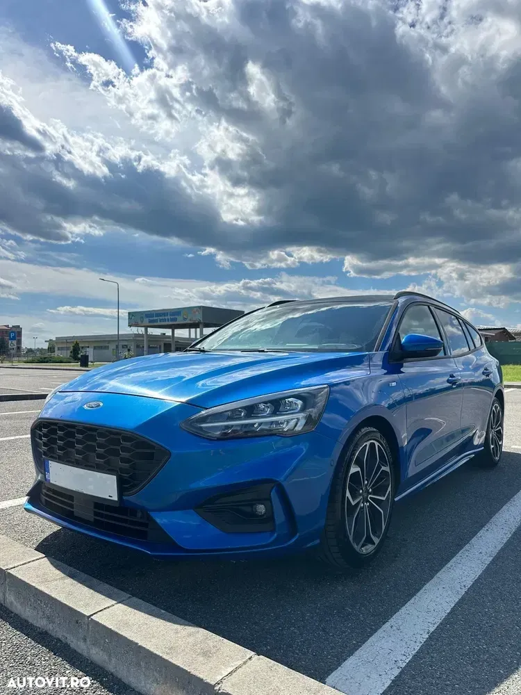 Ford Focus MK4 1.5 EcoBoost ST-Line — imagine 4