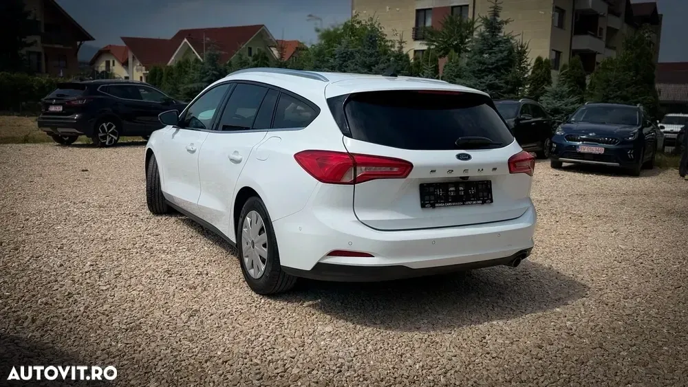 Ford Focus MK4 2.0 EcoBlue ST-Line — imagine 4