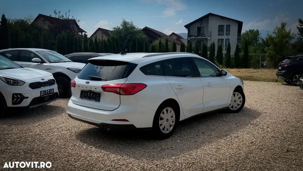 Ford Focus MK4 2.0 EcoBlue ST-Line — imagine 3