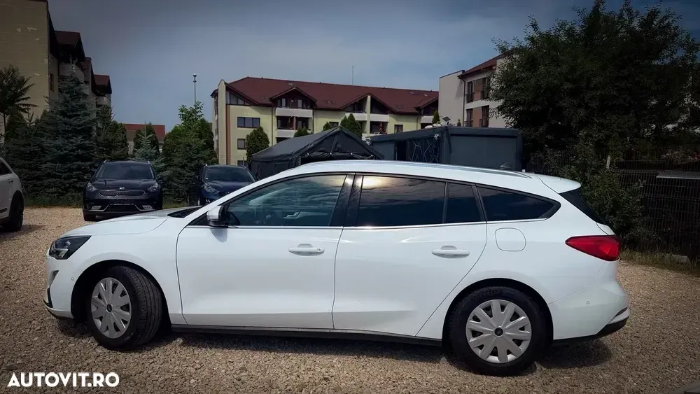 Ford Focus MK4 2.0 EcoBlue ST-Line — imagine 2