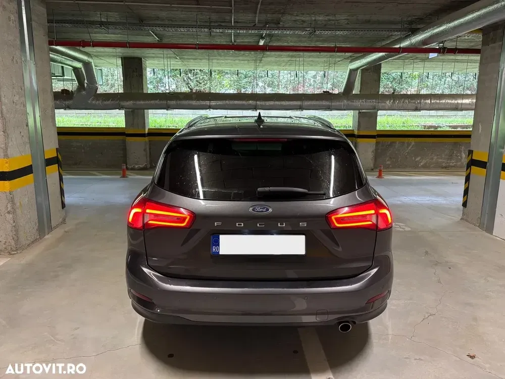 Ford Focus — imagine 5