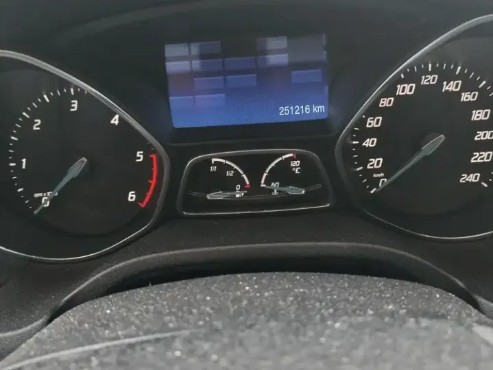 Ford Focus MK3 2.0 TDCI DPF Powershift Titanium