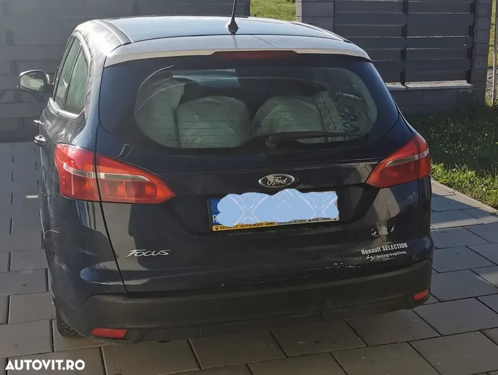 Ford Focus — imagine 5