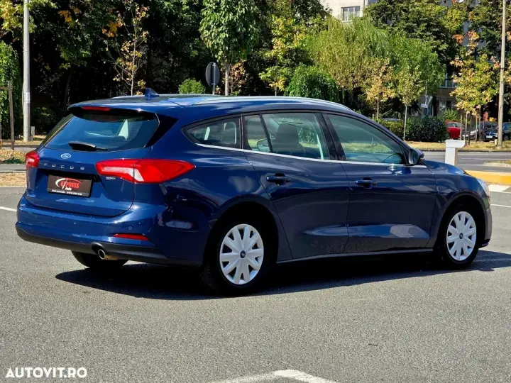 Ford Focus 1.5 EcoBlue Start-Stopp-System COOL&CONNECT DESIGN