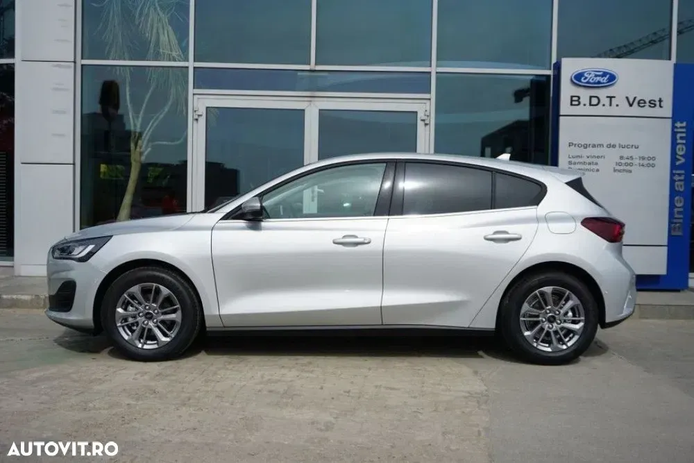 Ford Focus MK4 — imagine 4