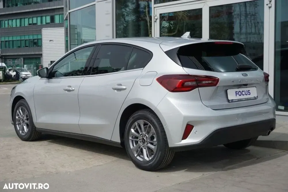 Ford Focus MK4 — imagine 5