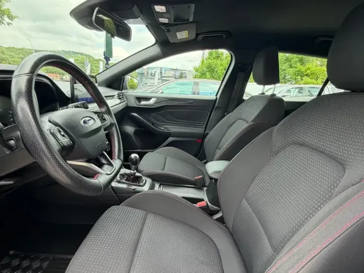 Ford Focus MK4 1.0 EcoBoost Start-Stopp-System ST-LINE