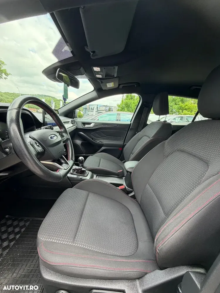 Ford Focus MK4 1.0 EcoBoost Start-Stopp-System ST-LINE — imagine 4