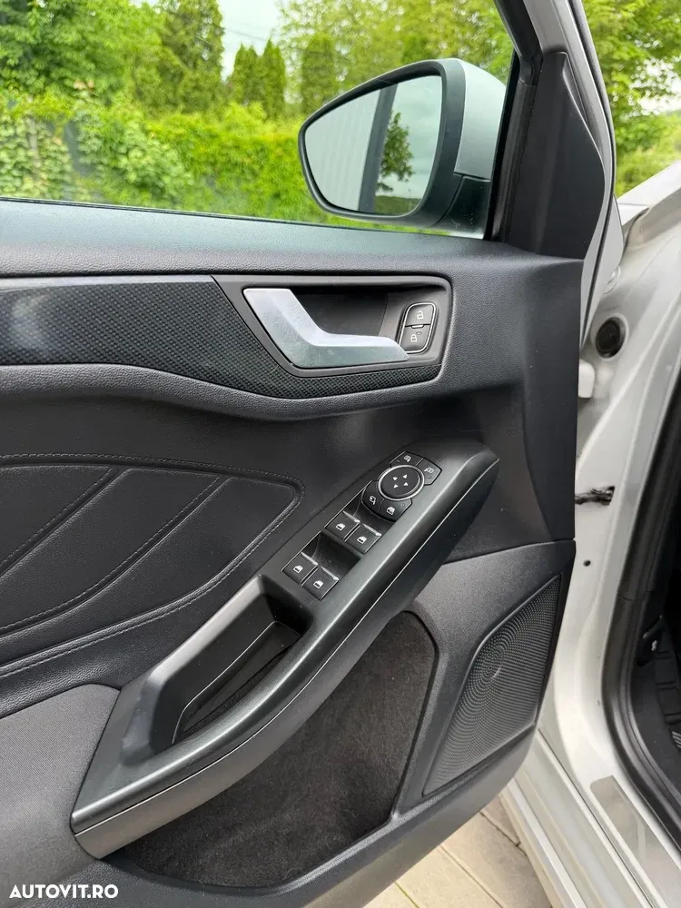 Ford Focus MK4 1.0 EcoBoost Start-Stopp-System ST-LINE — imagine 5