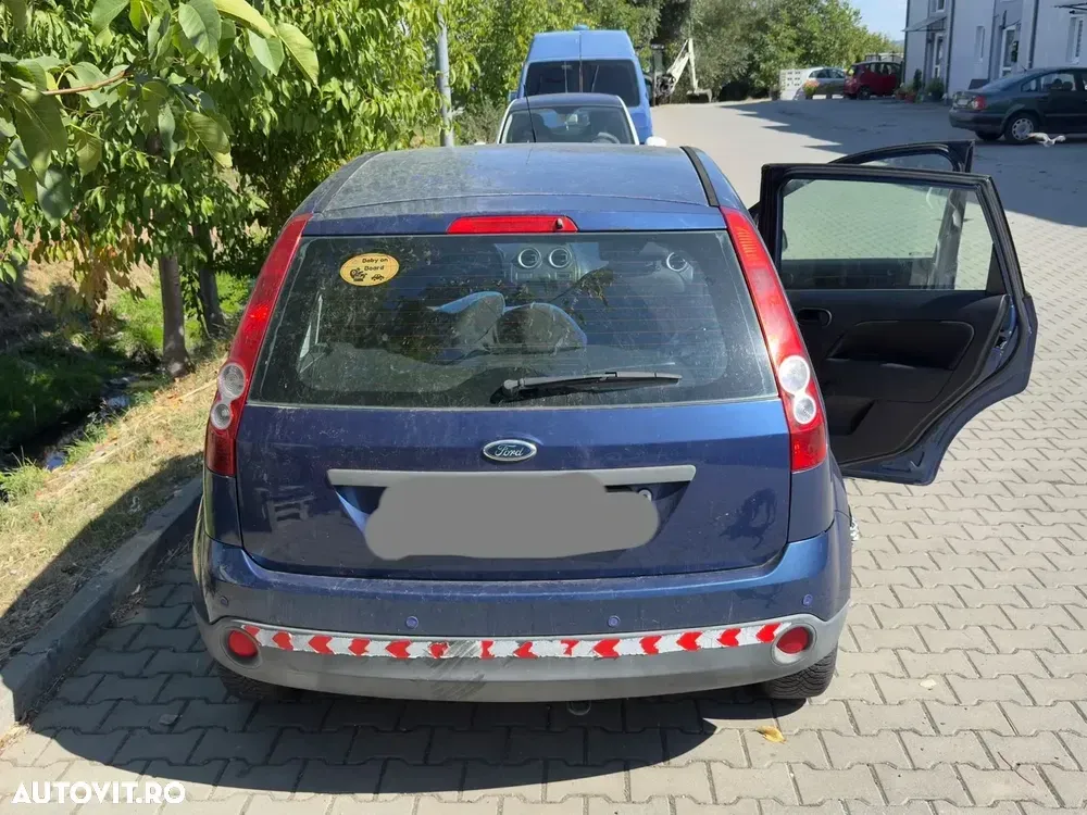 Ford Fiesta 1.3i Comfort — imagine 4