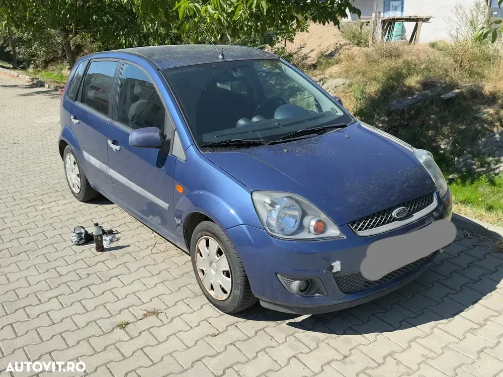 Ford Fiesta 1.3i Comfort — imagine 2