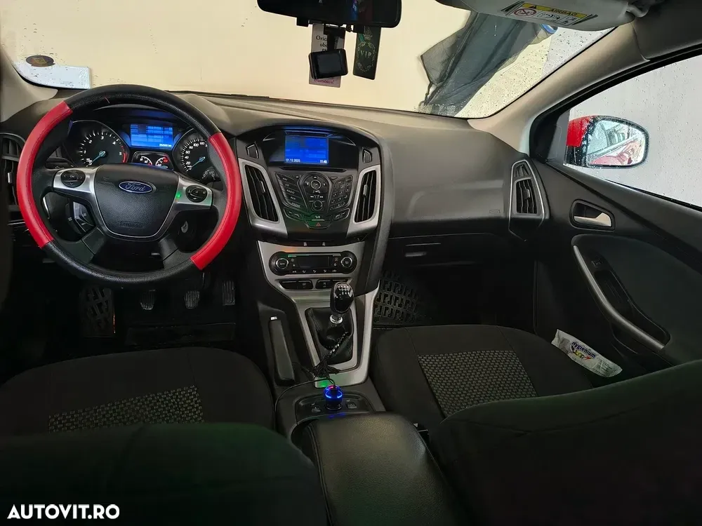 Ford Focus MK3 1.6 TDCI ECOnetic 88g Start-Stopp-System Titanium — imagine 6