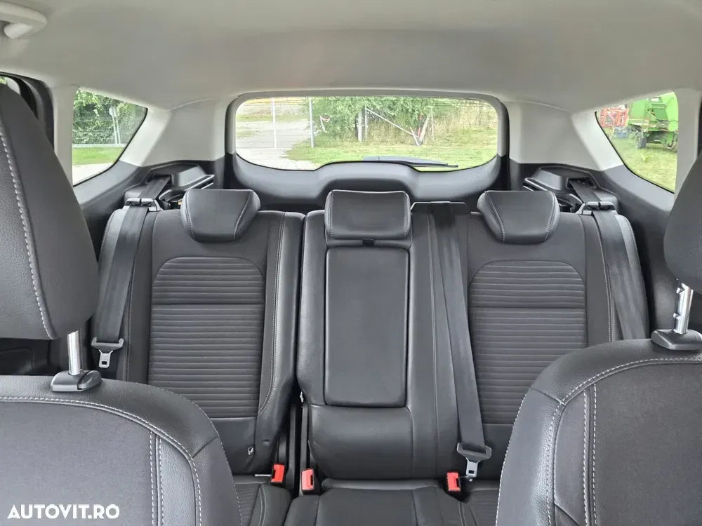 Ford Kuga II 2.0 TDCi 4WD Powershift Titanium — imagine 5