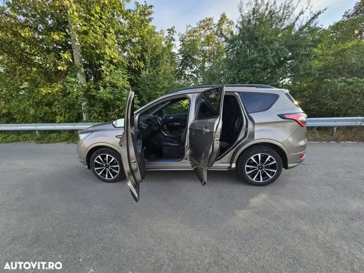 Ford Kuga 2.0 TDCi 4WD Powershift ST-Line