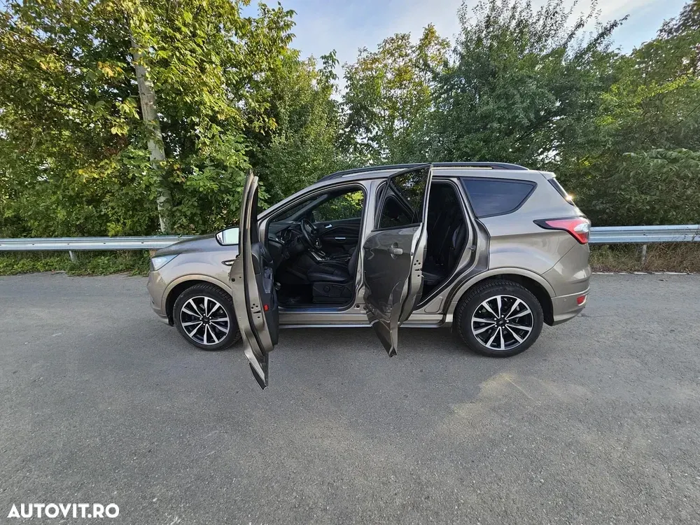 Ford Kuga 2.0 TDCi 4WD Powershift ST-Line — imagine 6