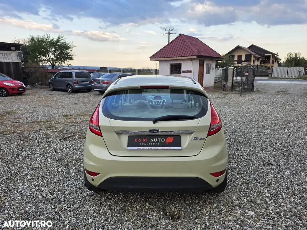 Ford Fiesta 1.4 Ghia — imagine 5