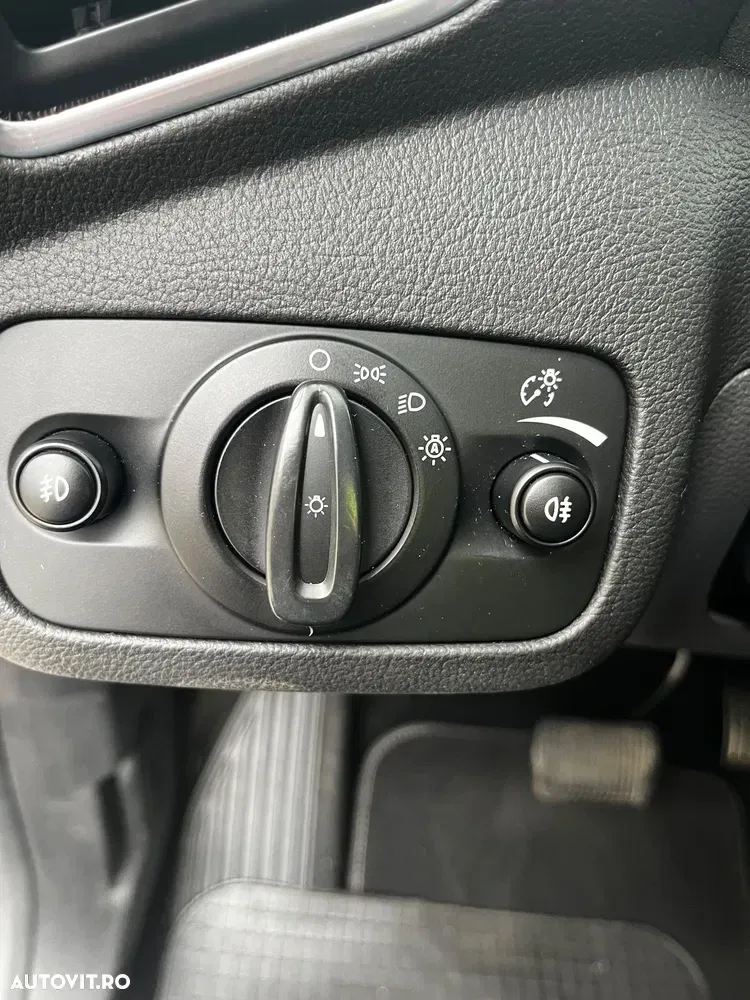 Ford Kuga 2.0 TDCi Powershift 4WD Titanium — imagine 6