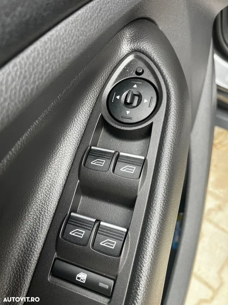 Ford Kuga 2.0 TDCi Powershift 4WD Titanium — imagine 5