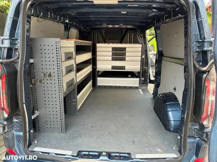 Ford Transit Custom 320L 2.0 EcoBlue 170 CP 8AT L2H1 FWD Limited