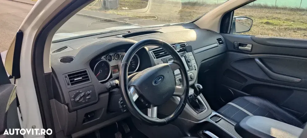 Ford Kuga — imagine 4