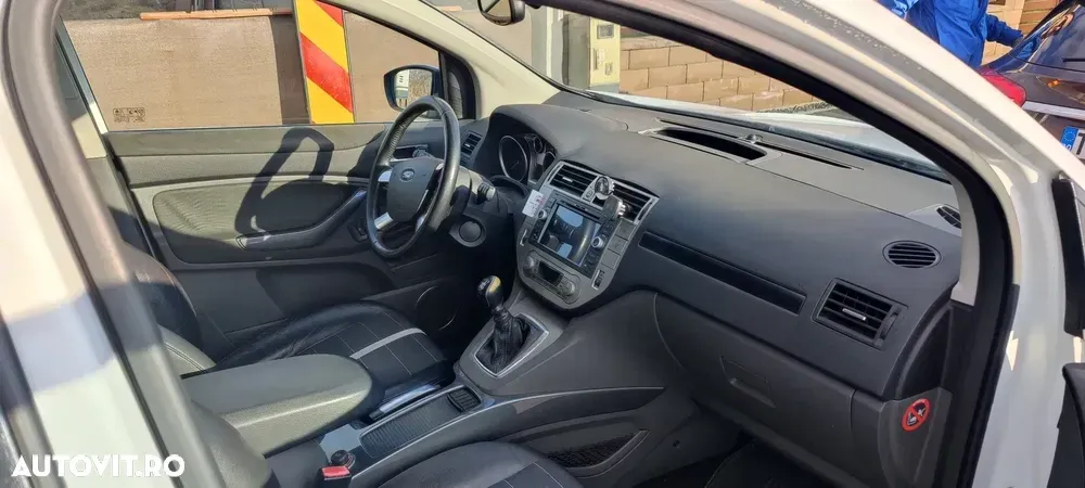 Ford Kuga — imagine 6