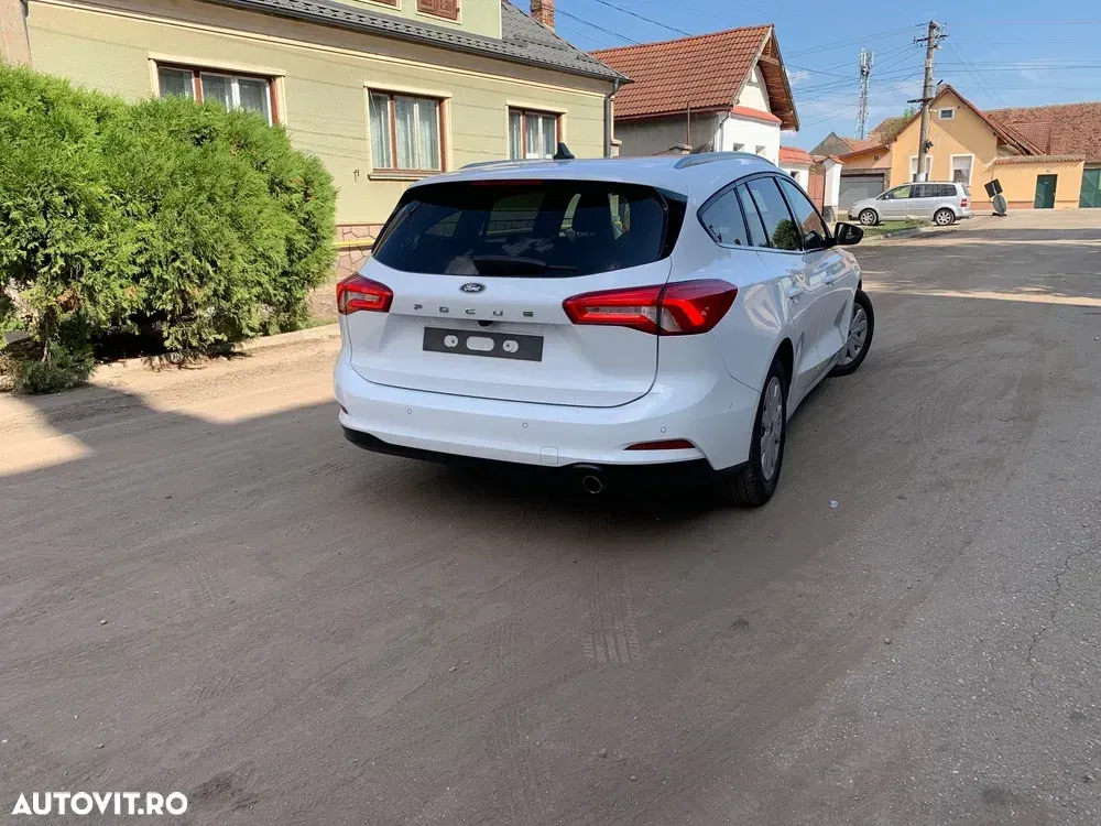 Ford Focus MK4 — imagine 4