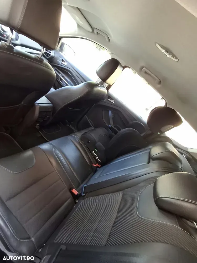 Ford Kuga 2.0 TDCi Powershift 4WD Titanium — imagine 6