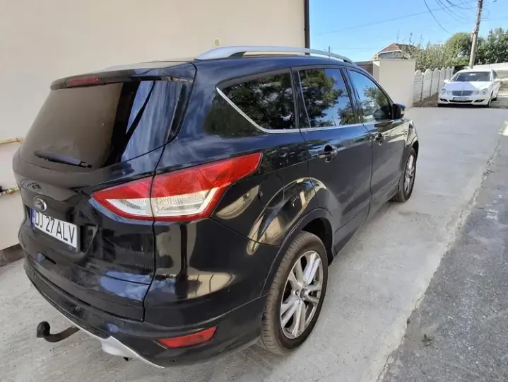 Ford Kuga 2.0 TDCi Powershift 4WD Titanium