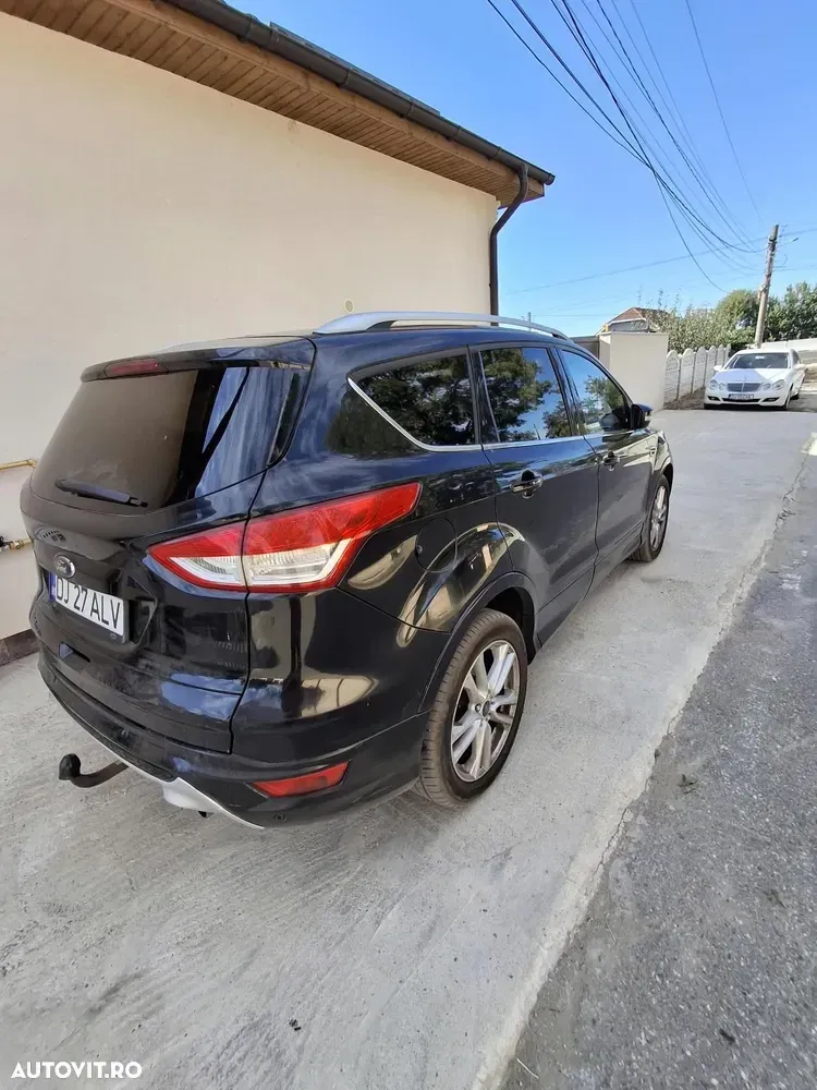Ford Kuga 2.0 TDCi Powershift 4WD Titanium — imagine 2