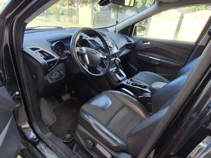 Ford Kuga 2.0 TDCi Powershift 4WD Titanium
