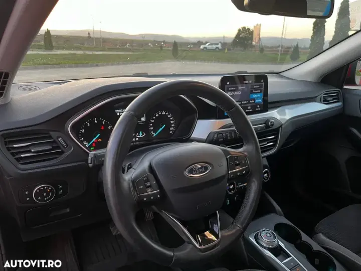 Ford Focus MK4 1.0 EcoBoost Titanium