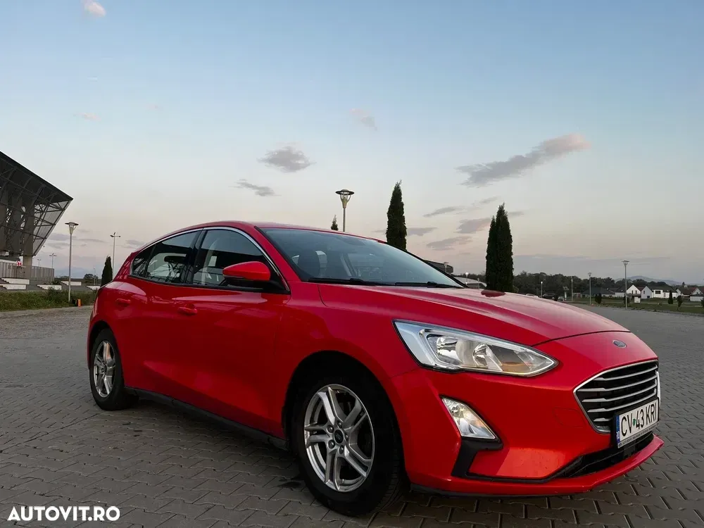 Ford Focus MK4 1.0 EcoBoost Titanium — imagine 2