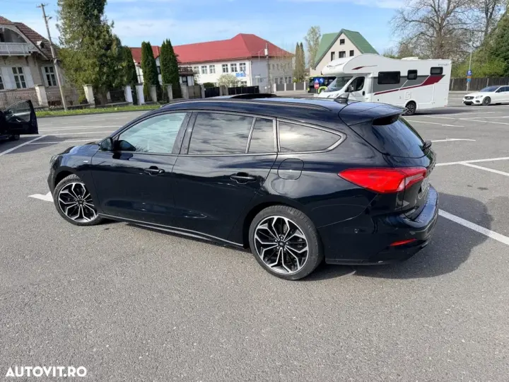 Ford Focus MK4 1.0 EcoBoost ST Line Business
