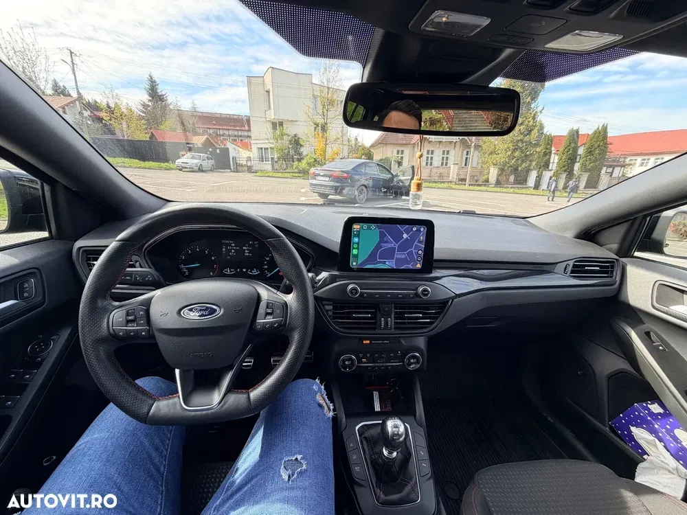 Ford Focus MK4 1.0 EcoBoost ST Line Business — imagine 5