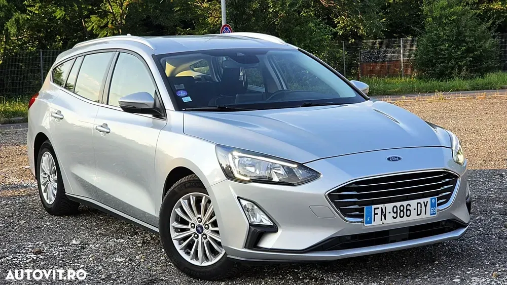 Ford Focus MK4 1.0 EcoBoost Titanium — imagine 3