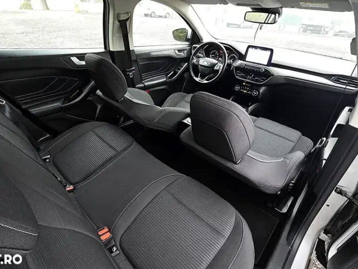Ford Focus MK4 1.0 EcoBoost Titanium