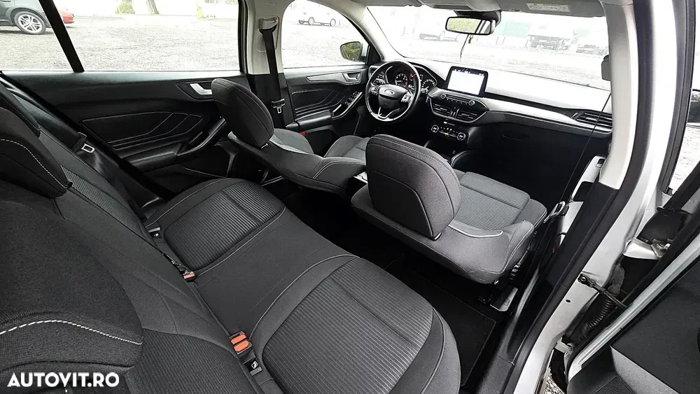 Ford Focus MK4 1.0 EcoBoost Titanium — imagine 6