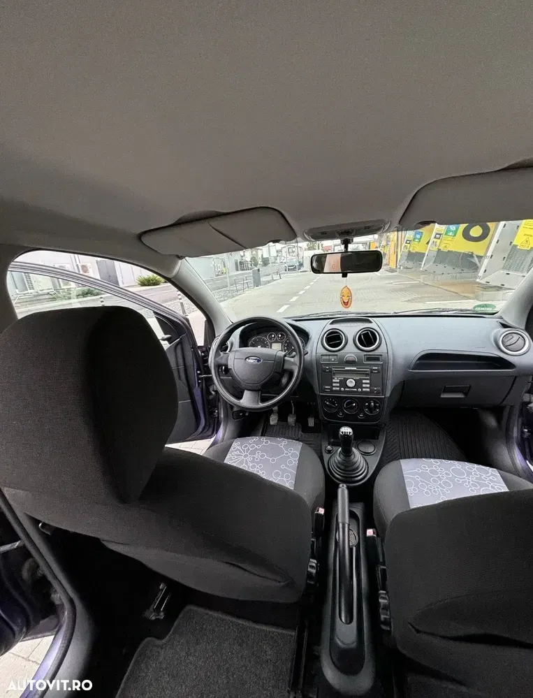 Ford Fiesta VI 1.3i Ambiente — imagine 4