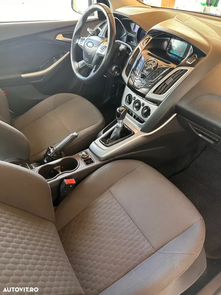 Ford Focus MK3 1.6 TDCI DPF Champions Edition — imagine 6