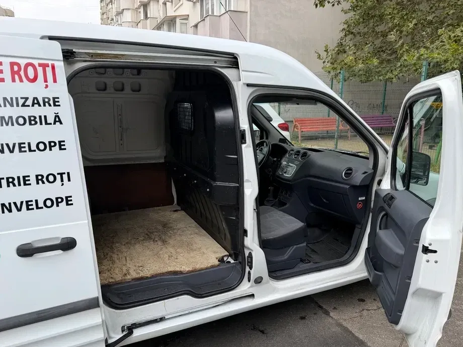 Ford Transit Connect — imagine 6